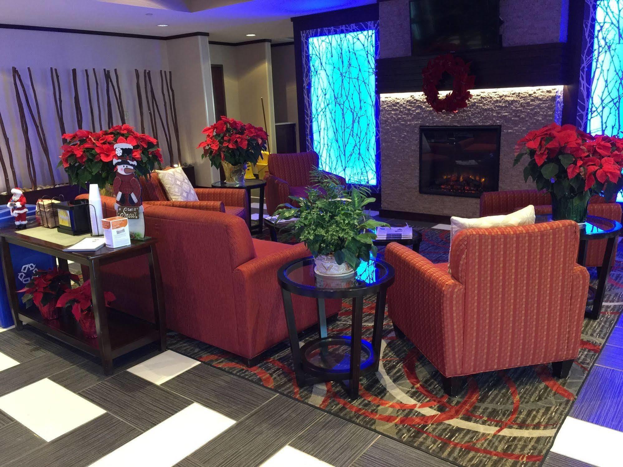 Comfort Suites Uniontown Exteriér fotografie