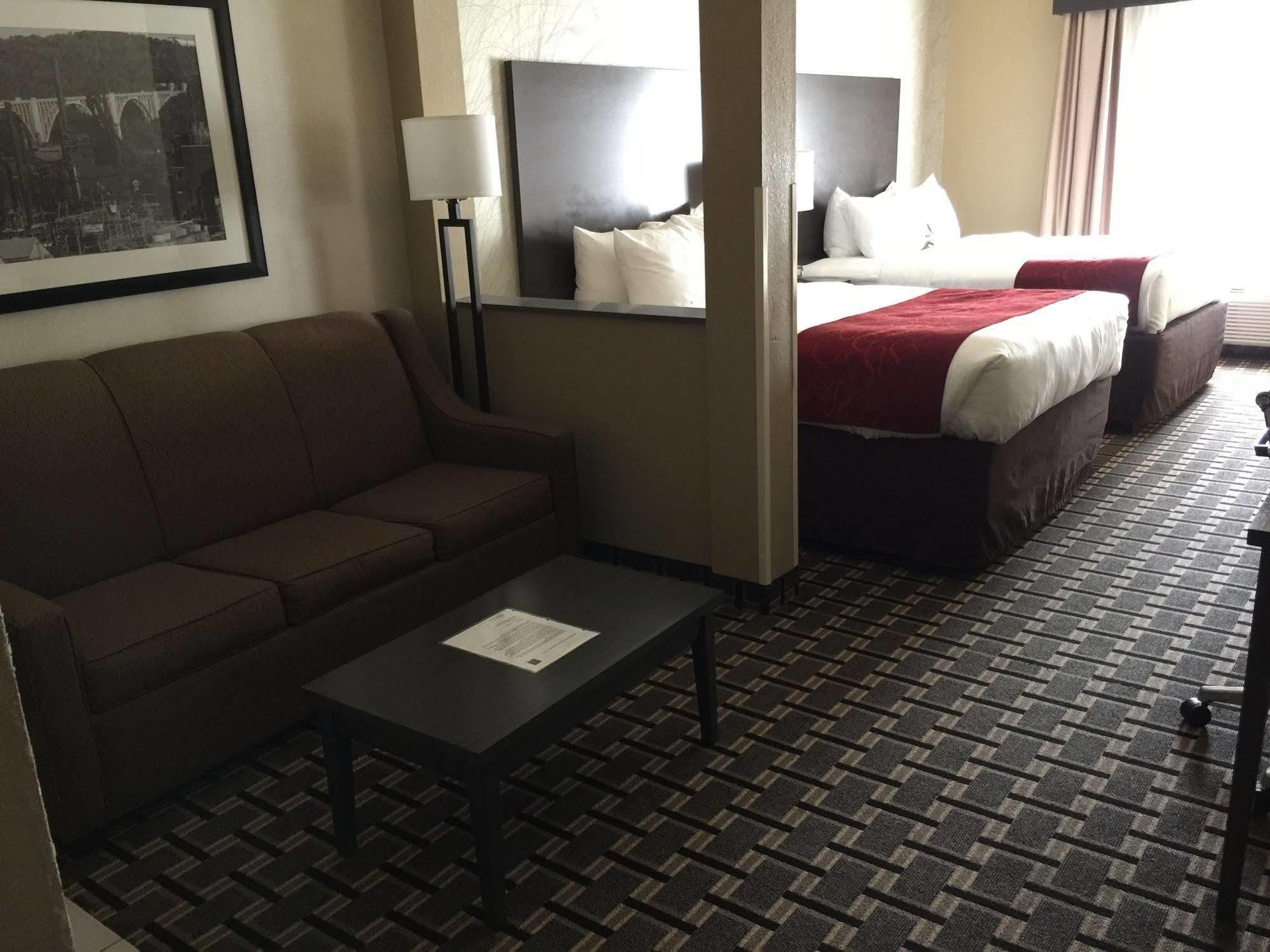Comfort Suites Uniontown Exteriér fotografie
